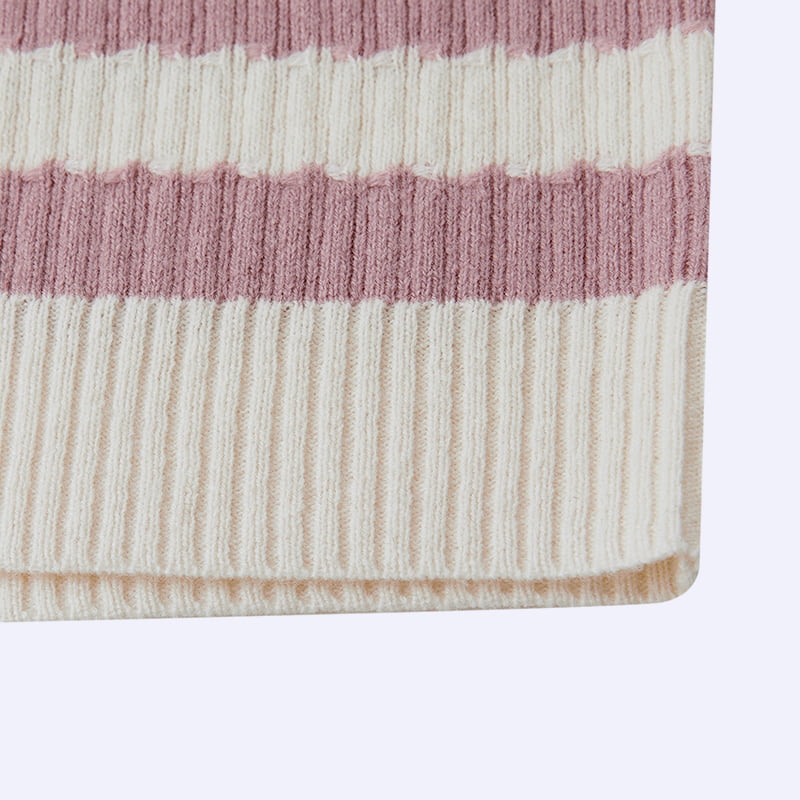 ML2204 Ružovo-biela pletená svetrová bunda s véčkovým výstrihom a výstrihom do V ML2204 Ružovo-biela pletená svetrová bunda s véčkovým výstrihom a výstrihom do V