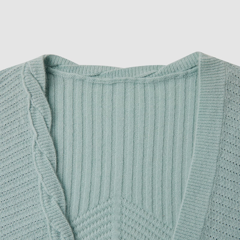 ML2218 Jednoradový pletený kardigan s výstrihom do V a gombíkmi ML2218 Jednoradový pletený kardigan s výstrihom do V a gombíkmi