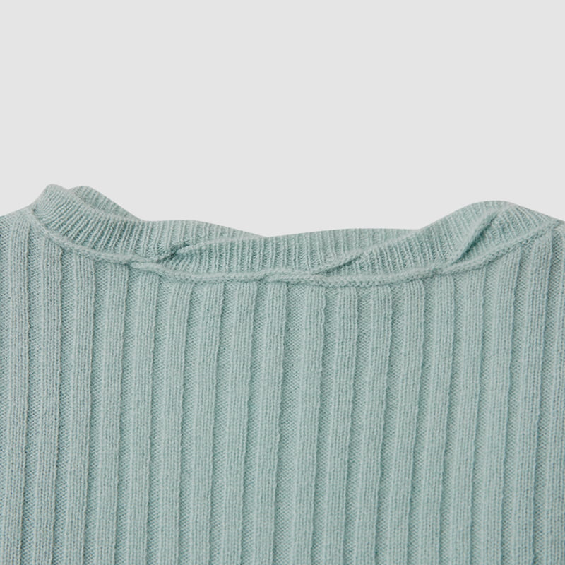 ML2218 Jednoradový pletený kardigan s výstrihom do V a gombíkmi ML2218 Jednoradový pletený kardigan s výstrihom do V a gombíkmi