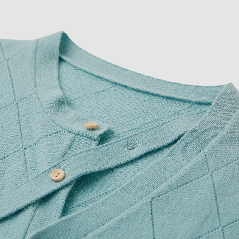 ML2212 Sveter z pleteného svetra s diamantovým dutým výstrihom a stuhou ML2212 Sveter z pleteného svetra s diamantovým dutým výstrihom a stuhou